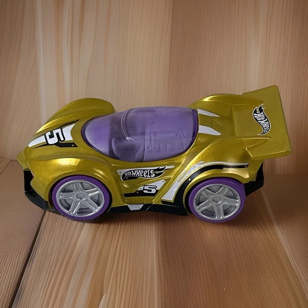 Hot Wheels BLITZ SPEEDER Original Gold Purple The Loyal Subjects #2 2019 Mattel